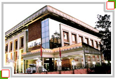Grand Mumtaz Hotel Srinagar, 5 Star Deluxe Hotel Grand Mumtaz Srinagar